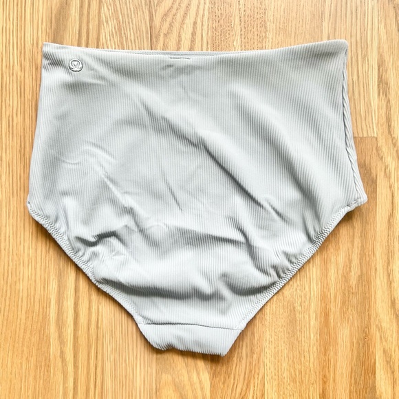 Clear waters high-waisted bikini bottom - Picture 4 of 6